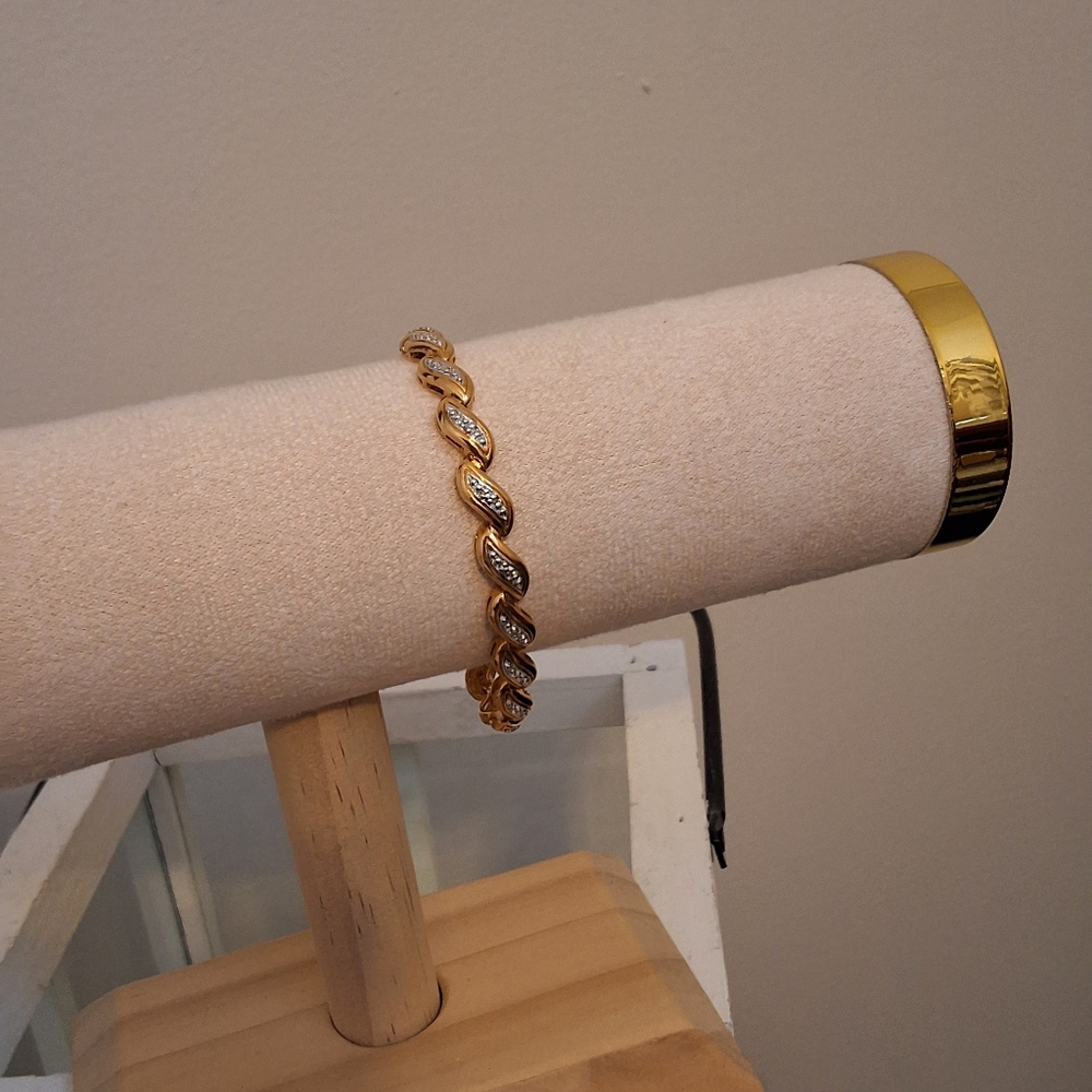 VTG, Gamma, Elegant Gold and Silver Women's Bracelet - Picture 5 of 6